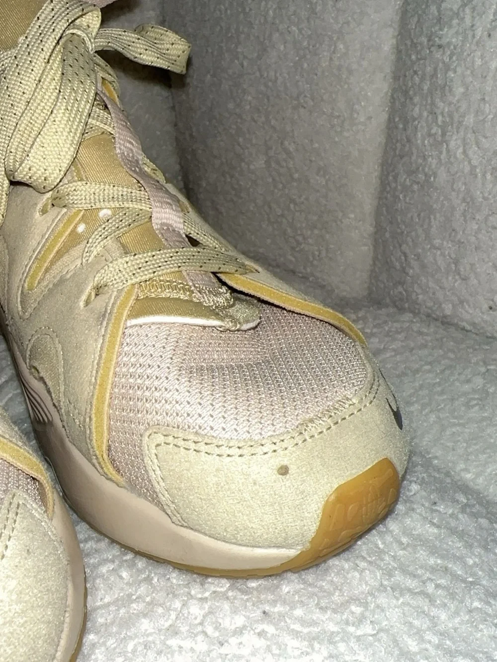 Beautiful Women's Nike Air Huarache Craft Sneakers